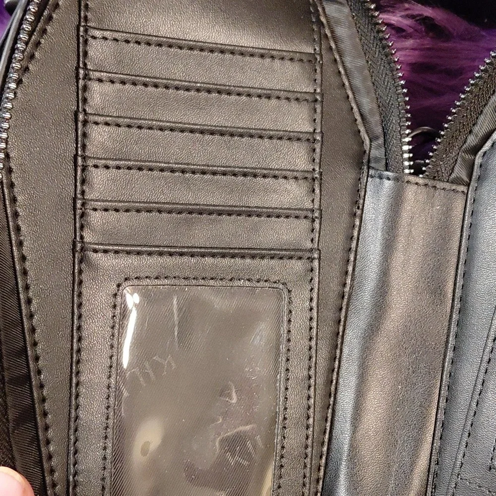 KILLSTAR VAMPIRES KILL COFFIN WALLET BLACK ZIP ROUND CLOSURE CROSS PULL CHARM - Picture 9 of 14